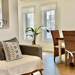 Old Town Modern Flat, 4 Minutes From - Eaw Homes Apartment Marbella