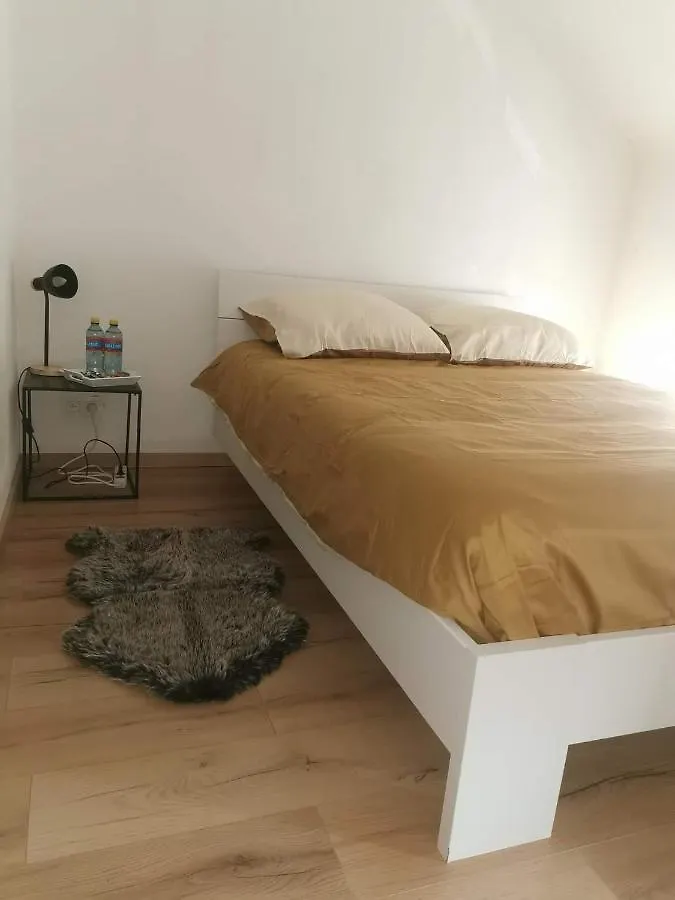 Homestay Le Caillou Blanc Apartment Charleroi